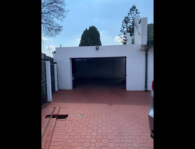 9 BEDROOM HOUSE FOR SALE IN ROBERTSHAM